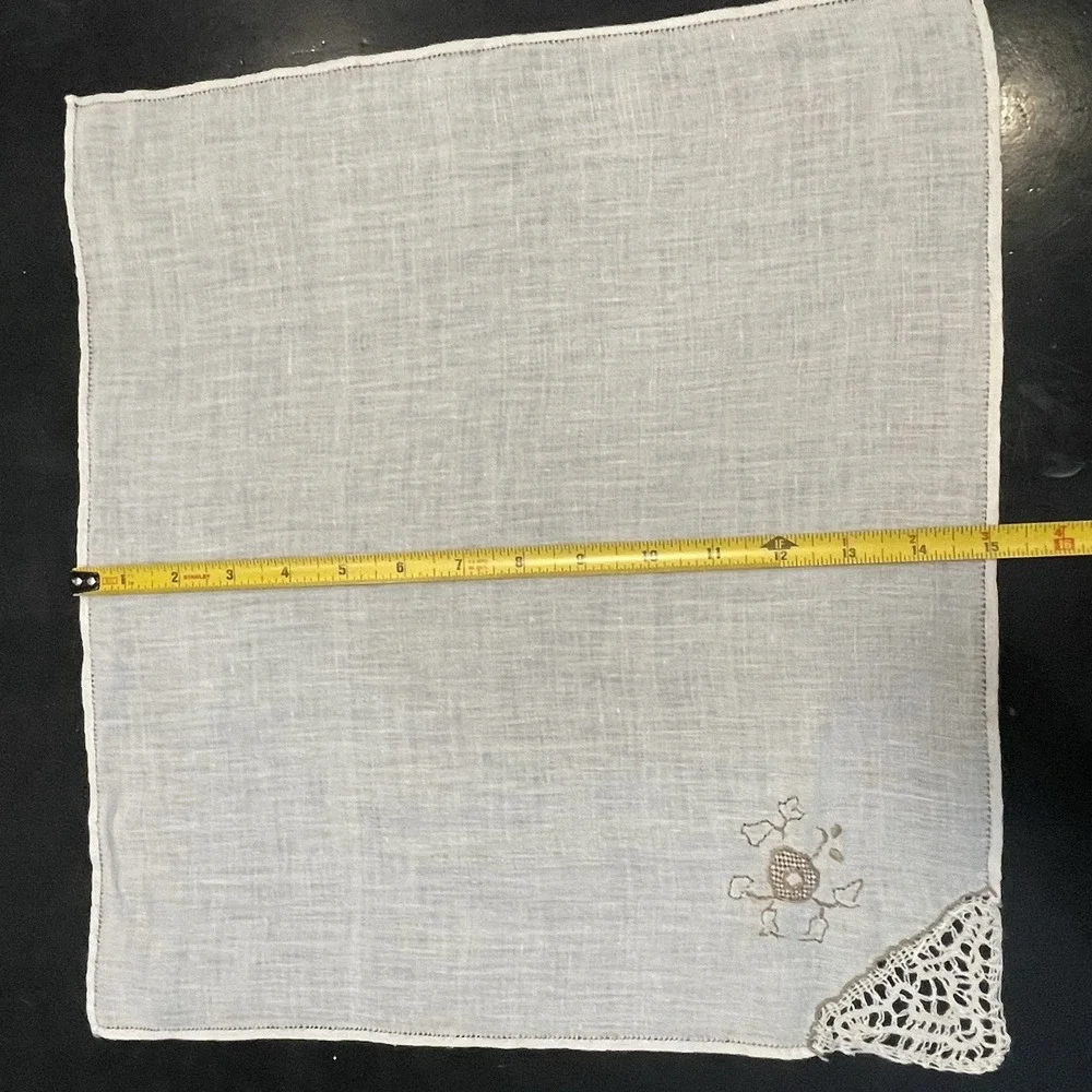 Vintage Linen Embroidered Crochet Tablecloth 6 Napkins Set Floral Scalloped Edge